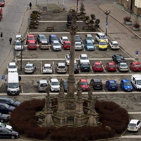 Apartman V Centru Na Velkem Namesti Hradec Kralove Ngoại thất bức ảnh