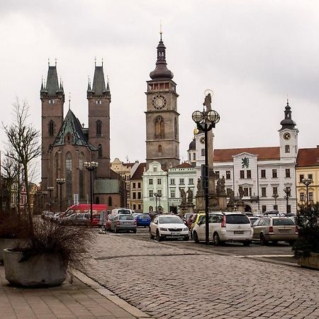 Apartman V Centru Na Velkem Namesti Hradec Kralove Ngoại thất bức ảnh