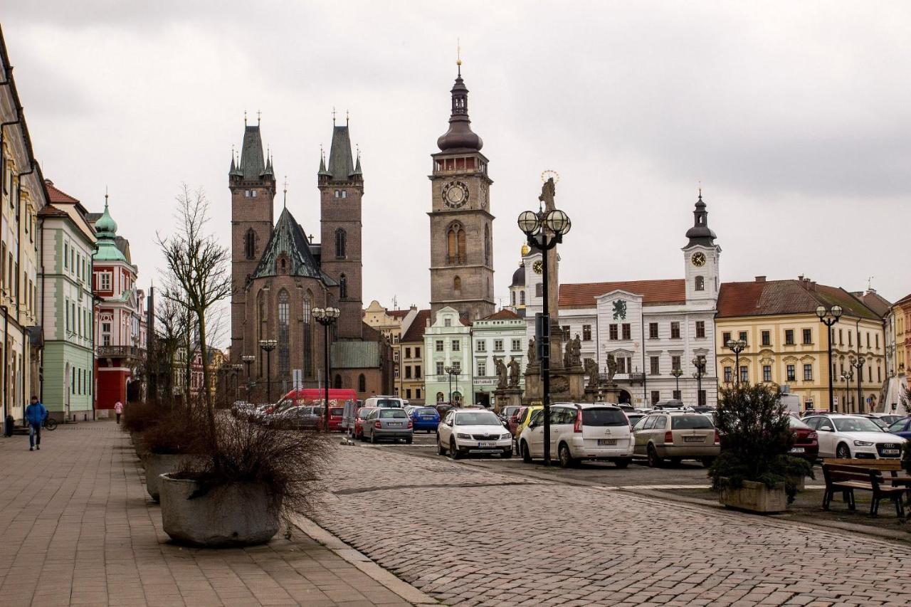 Apartman V Centru Na Velkem Namesti Hradec Kralove Ngoại thất bức ảnh