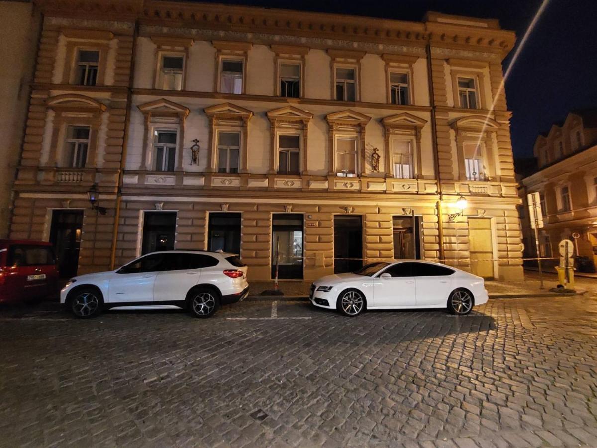 Apartman V Centru Na Velkem Namesti Hradec Kralove Ngoại thất bức ảnh