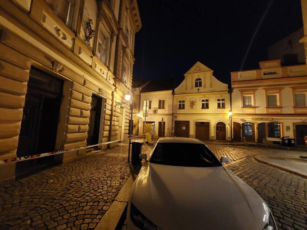 Apartman V Centru Na Velkem Namesti Hradec Kralove Ngoại thất bức ảnh